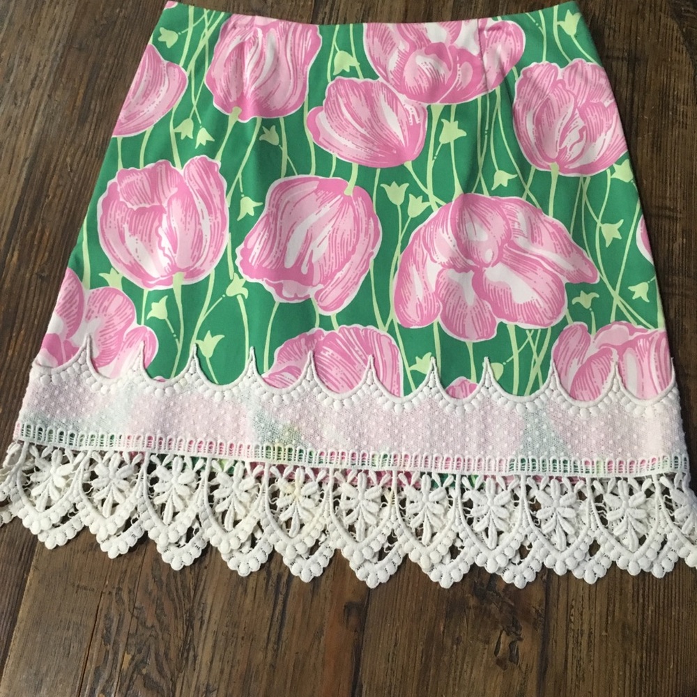 Lilly Pulitzer tulip and lace size 06 skirt